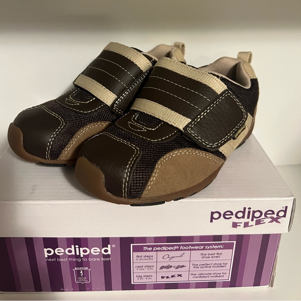 NWOT Pediped Flex Adrian Sneaker Chocolate 10-10.5 New in a box Kids